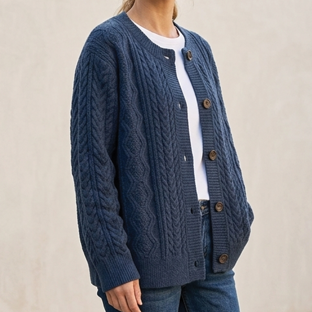 Sophie | Kabelgebreid vest met knopen